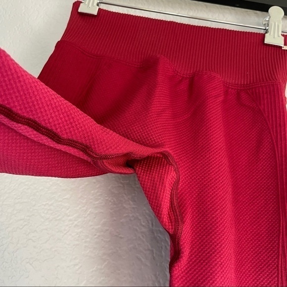 PINK VICTORIA’S SECRET Color Block Red Pink Textured Leggings XS - Picture 4 of 8